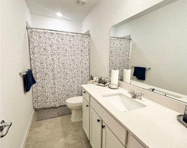 1545 Lake Jessup Circle - Photo Thumbnail 14