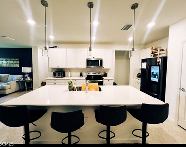 1545 Lake Jessup Circle - Photo Thumbnail 5