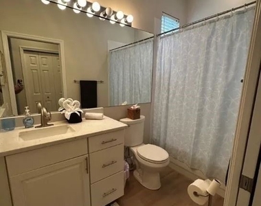 8837 E Bay Circle - Photo Thumbnail 13