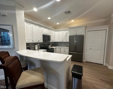 8837 E Bay Circle - Photo Thumbnail 5
