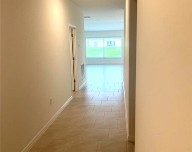 3924 Ne 17th Avenue - Photo Thumbnail 5