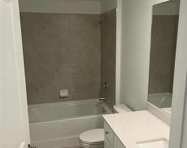 3924 Ne 17th Avenue - Photo Thumbnail 13