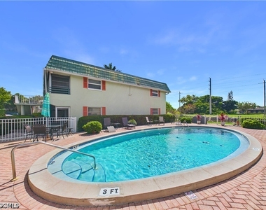 300 Valley Stream Drive - Photo Thumbnail 19