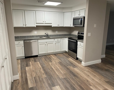 10 Barrington - Photo Thumbnail 2