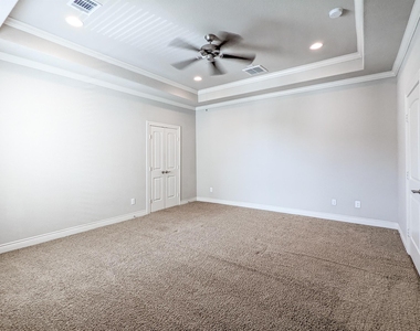 5323 Kiam Street - Photo Thumbnail 3