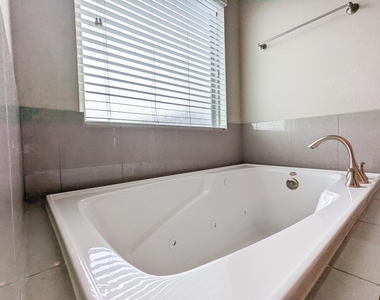 5323 Kiam Street - Photo Thumbnail 4