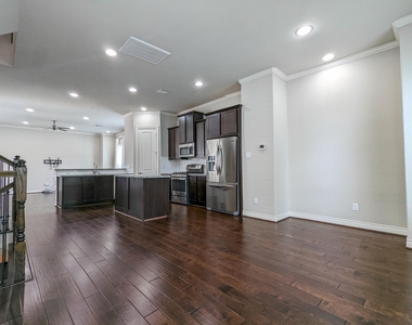5323 Kiam Street - Photo Thumbnail 2