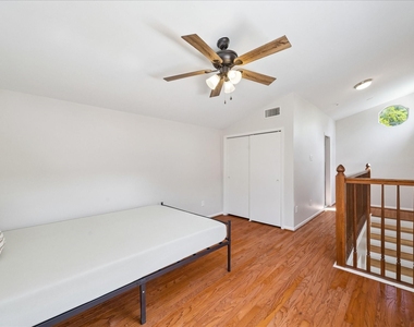 9777 Larston Street - Photo Thumbnail 12