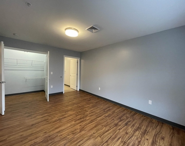 15 East Ridge - Photo Thumbnail 20