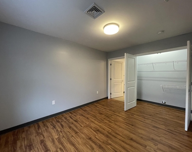 15 East Ridge - Photo Thumbnail 21