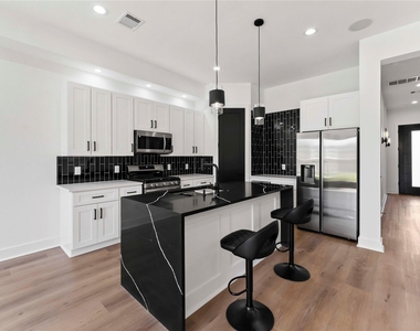 8501 Safeguard Street - Photo Thumbnail 7