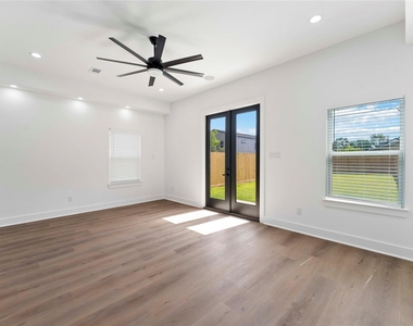 8501 Safeguard Street - Photo Thumbnail 12