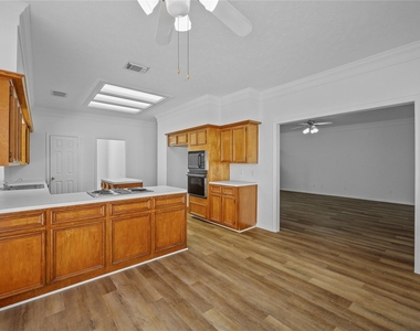 5803 Ancient Oaks Drive - Photo Thumbnail 19