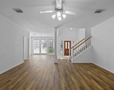 5803 Ancient Oaks Drive - Photo Thumbnail 8