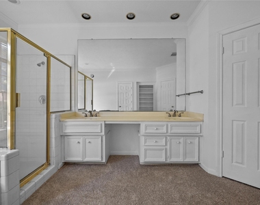 5803 Ancient Oaks Drive - Photo Thumbnail 24