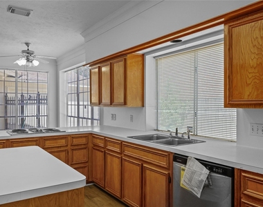 5803 Ancient Oaks Drive - Photo Thumbnail 18