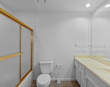 5803 Ancient Oaks Drive - Photo Thumbnail 27