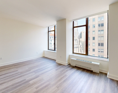 10 Hanover Square - Photo Thumbnail 3