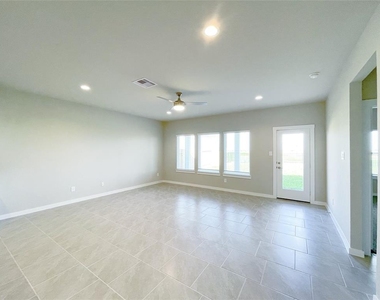 29439 Bryans Manor - Photo Thumbnail 6
