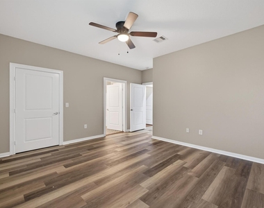 2212 Victory Street - Photo Thumbnail 4