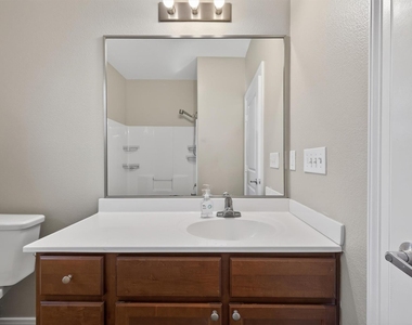 2212 Victory Street - Photo Thumbnail 5