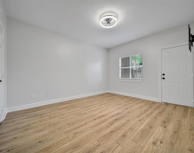 5341 Kiam Street - Photo Thumbnail 4