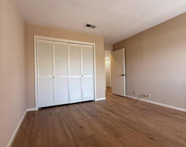 2829 Timmons Lane - Photo Thumbnail 10