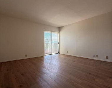 2829 Timmons Lane - Photo Thumbnail 17