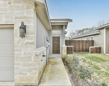 25141 Pacific Wren Drive - Photo Thumbnail 3