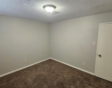 1404 Cactus Street - Photo Thumbnail 13