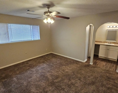 1404 Cactus Street - Photo Thumbnail 21