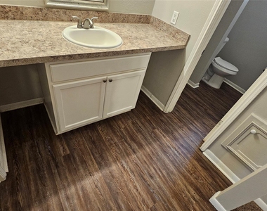 1404 Cactus Street - Photo Thumbnail 22