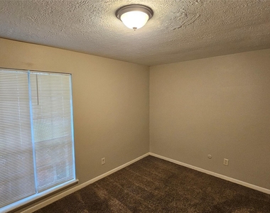 1404 Cactus Street - Photo Thumbnail 16