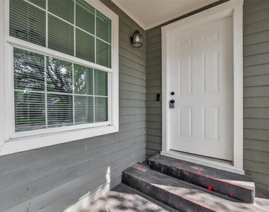 714 E Humble Street - Photo Thumbnail 1