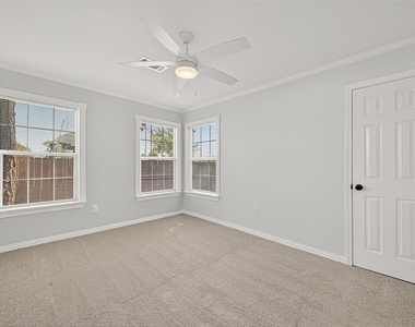 714 E Humble Street - Photo Thumbnail 23