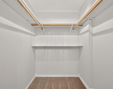 714 E Humble Street - Photo Thumbnail 21