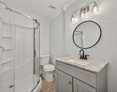 714 E Humble Street - Photo Thumbnail 20