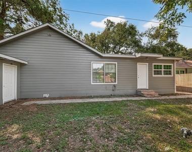 714 E Humble Street - Photo Thumbnail 29