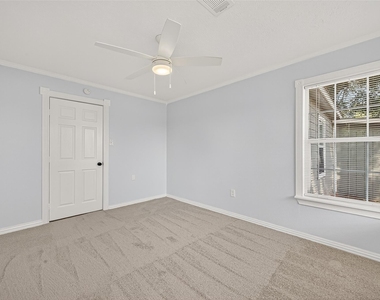 714 E Humble Street - Photo Thumbnail 24