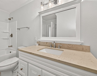 714 E Humble Street - Photo Thumbnail 26