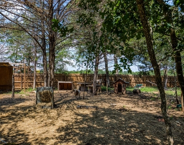 102 Hilltop Court - Photo Thumbnail 23