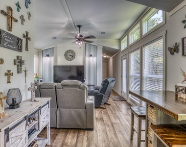102 Hilltop Court - Photo Thumbnail 10