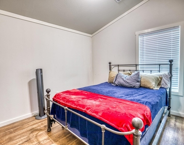 102 Hilltop Court - Photo Thumbnail 19
