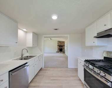 8719 Valley Song Drive - Photo Thumbnail 16