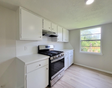 8719 Valley Song Drive - Photo Thumbnail 15