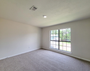 8719 Valley Song Drive - Photo Thumbnail 17