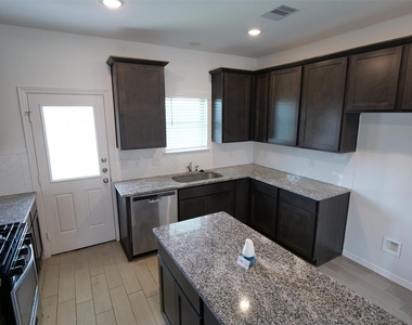 5719 Tabula Rasa Drive - Photo Thumbnail 10