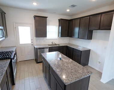 5719 Tabula Rasa Drive - Photo Thumbnail 8