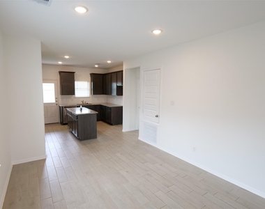 5719 Tabula Rasa Drive - Photo Thumbnail 5