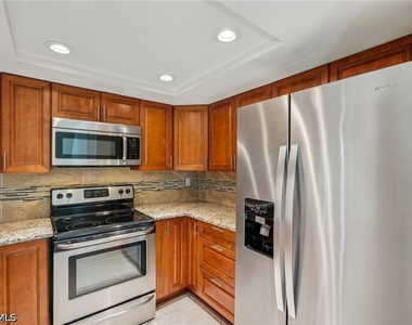 13345 Broadhurst Loop - Photo Thumbnail 10